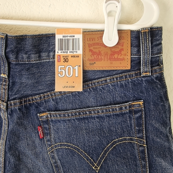 NWT Levi’s 501 Button Fly Denim Shorts Dark Wash High Rise Distressed Size 30 - Picture 4 of 12